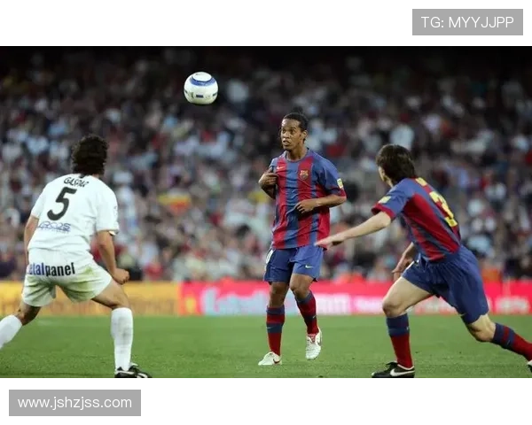 全网最牛足球明星背后的传奇故事与辉煌成就揭秘