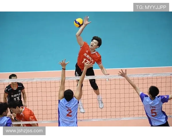 北京排球队的转型之路:从传统强队到现代化竞技新标杆的探索与挑战 北京排球队的转型之路:从传统强队到现代化竞技新标杆的探索与挑战